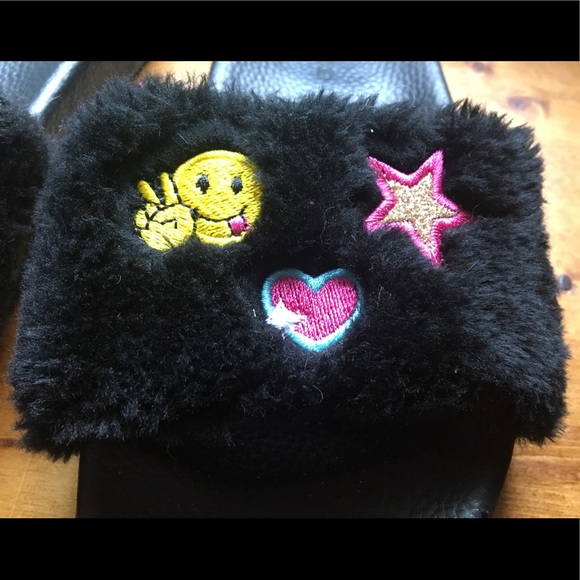 NWOT Bebe Girls size XL/4-5 black emoji slipper - Picture 4 of 8